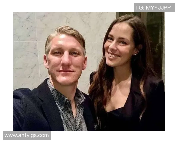 足球明星为何选择模特作为伴侣背后的心理与社会因素分析