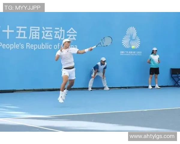 重庆网球队在世界锦标赛中的团队协作表现精彩纷呈引发关注